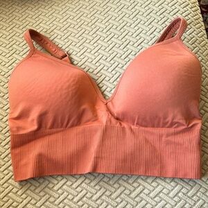 Athleta Embrace Sports Bra Small D-DD